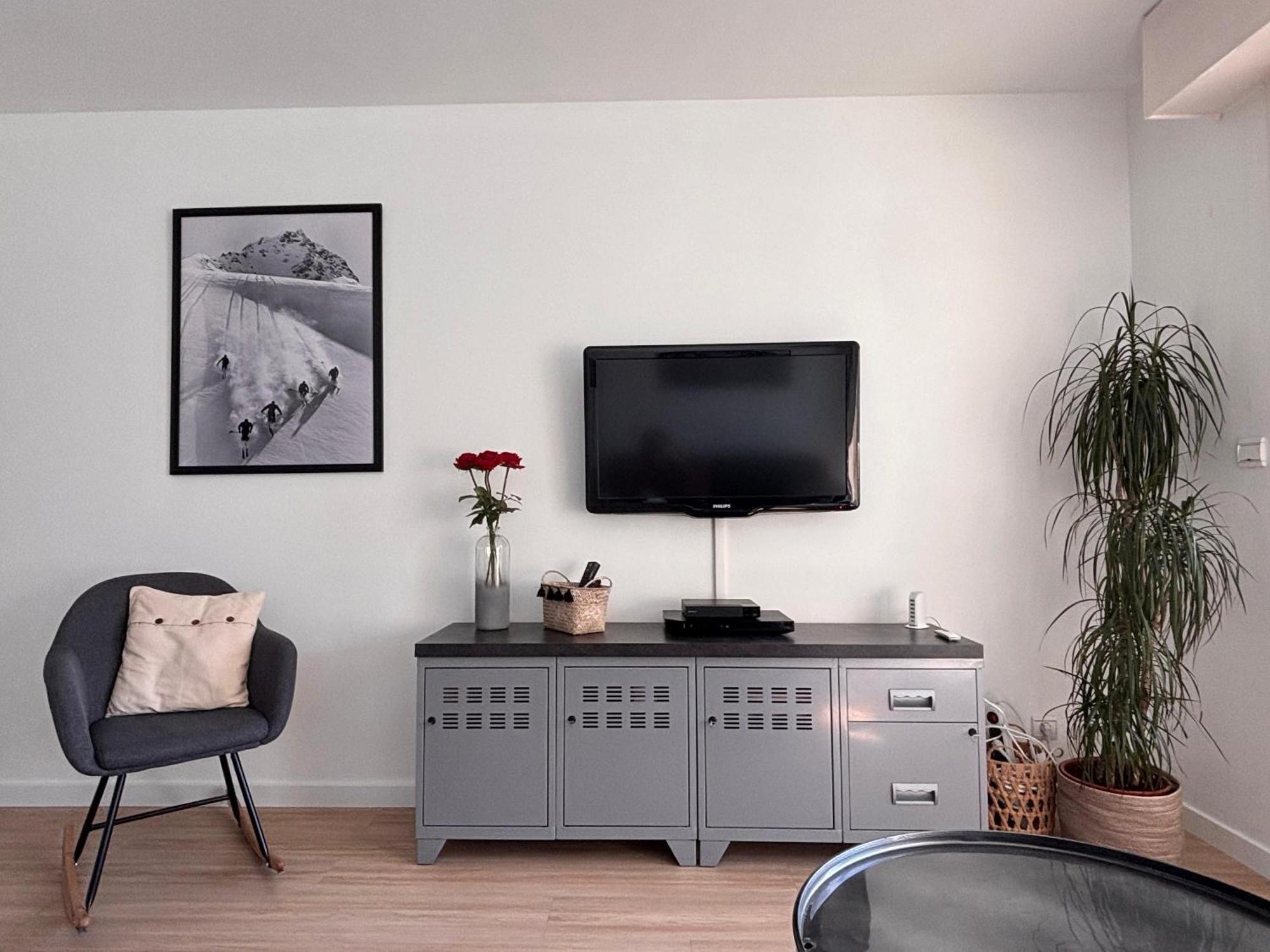 Agreable 2 Pieces Au Coeur De Thones Apartment ภายนอก รูปภาพ